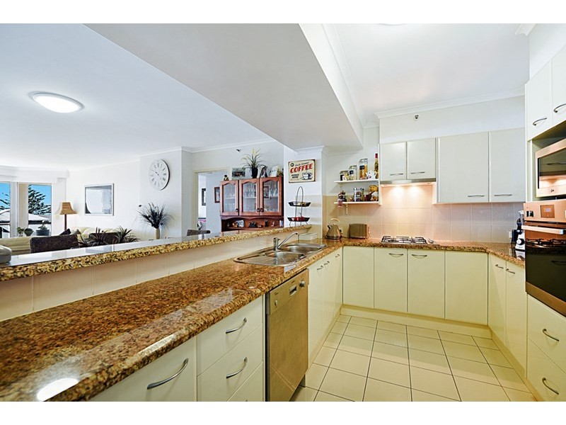 59 Pacific Street, Main Beach QLD 4217