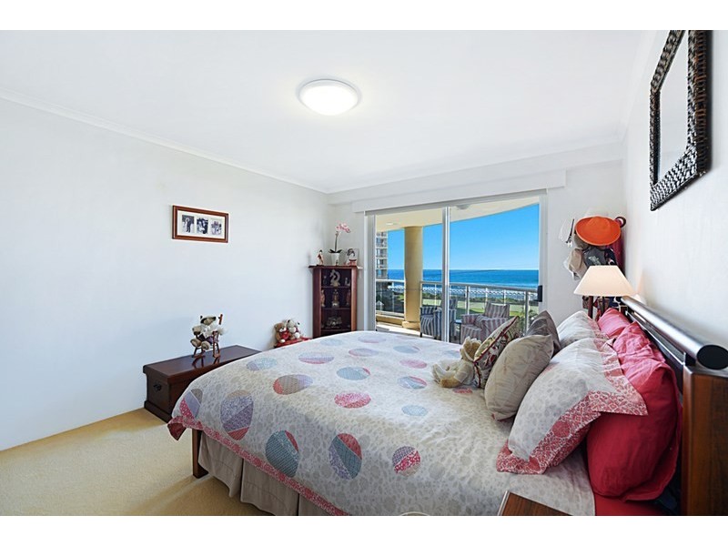 59 Pacific Street, Main Beach QLD 4217