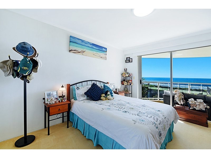 59 Pacific Street, Main Beach QLD 4217