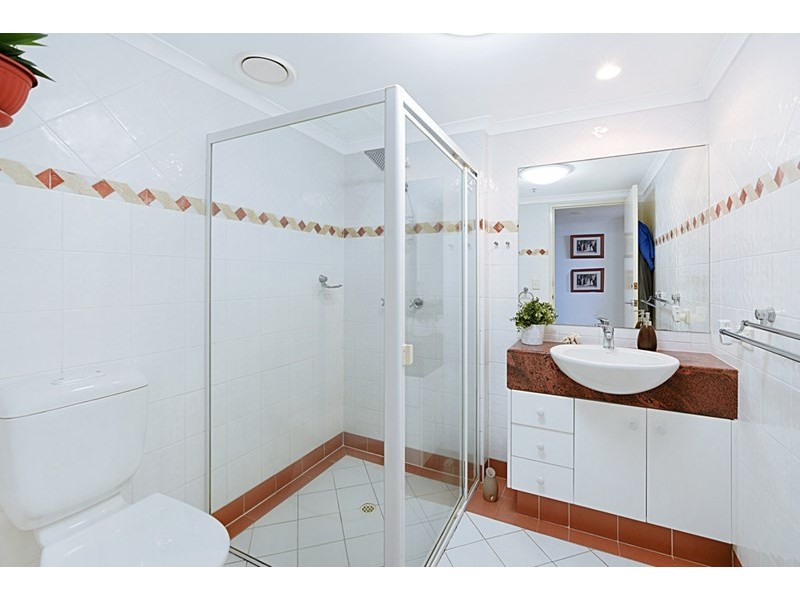 59 Pacific Street, Main Beach QLD 4217