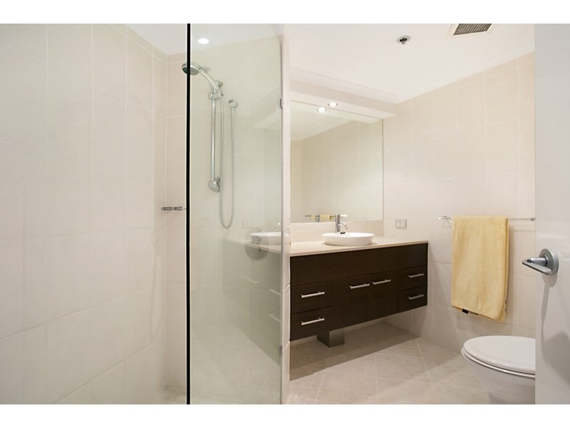 2 Admiralty Drive, Surfers Paradise QLD 4217