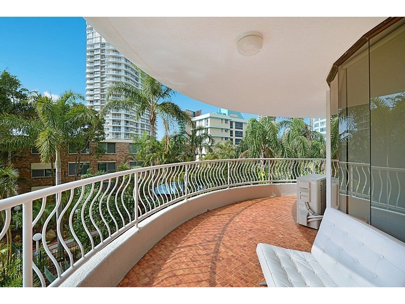 2B/30 Laycock Street, Surfers Paradise QLD 4217