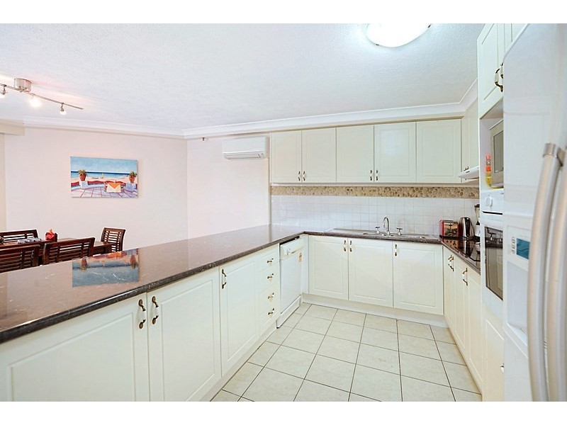 2B/30 Laycock Street, Surfers Paradise QLD 4217