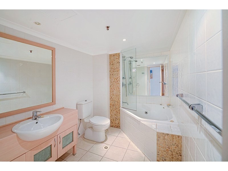 2B/30 Laycock Street, Surfers Paradise QLD 4217