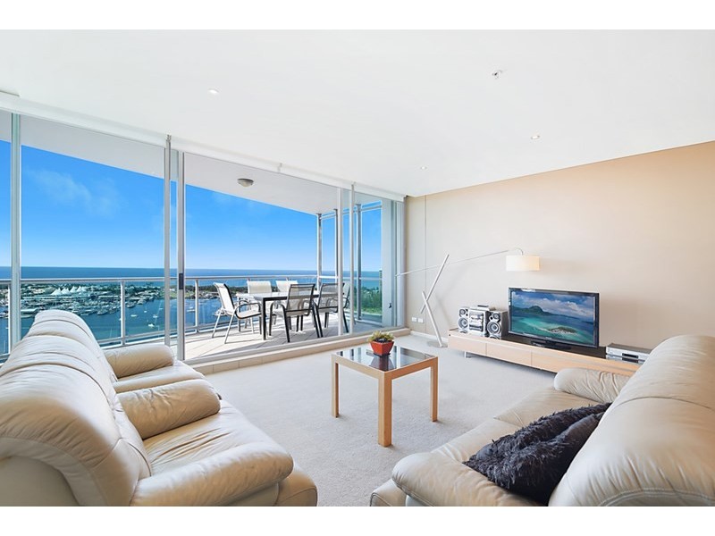 1 Como Crescent, Southport QLD 4215