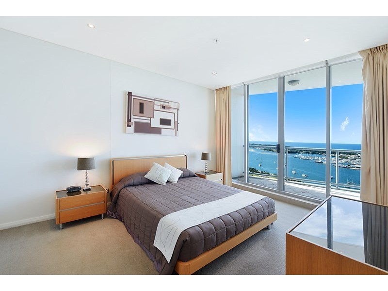 1 Como Crescent, Southport QLD 4215