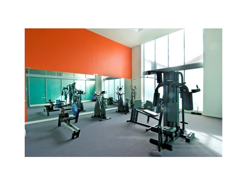 1 Como Crescent, Southport QLD 4215