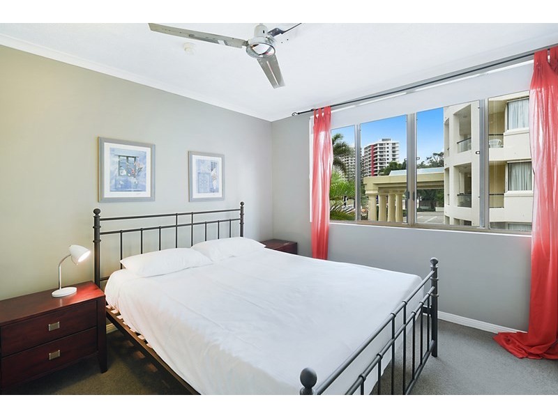 37 Enderley Avenue, Surfers Paradise QLD 4217