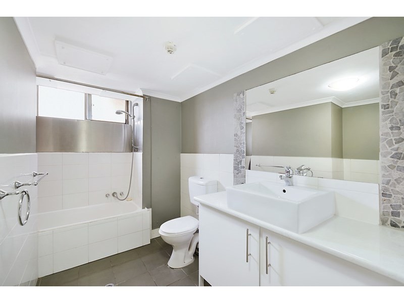 37 Enderley Avenue, Surfers Paradise QLD 4217