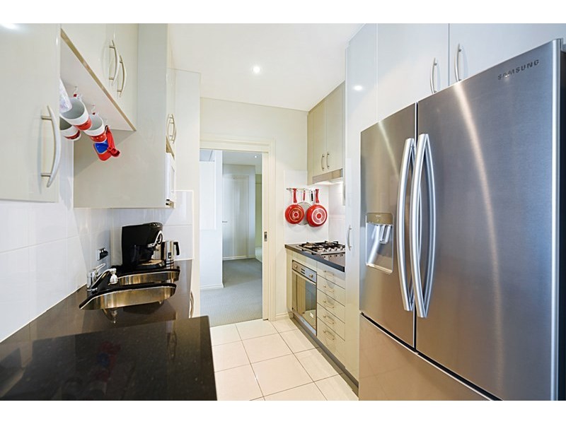 1013/3 Como Crescent, Southport QLD 4215