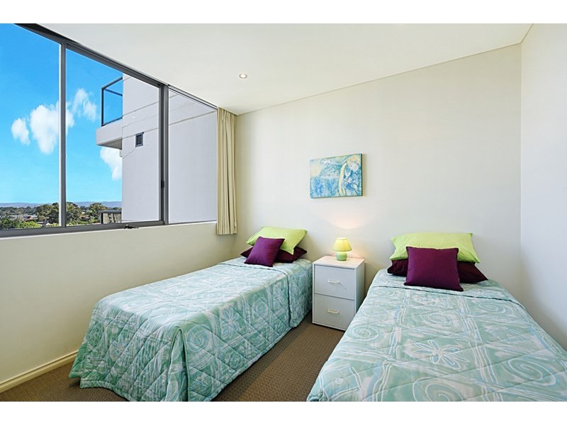 1013/3 Como Crescent, Southport QLD 4215