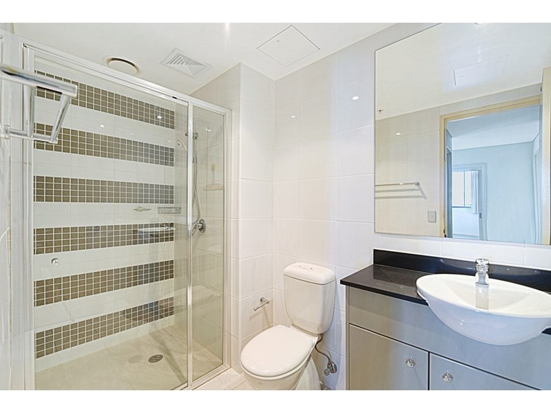 1013/3 Como Crescent, Southport QLD 4215