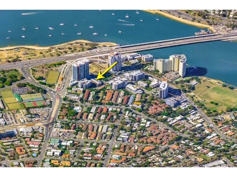 1013/3 Como Crescent, Southport QLD 4215