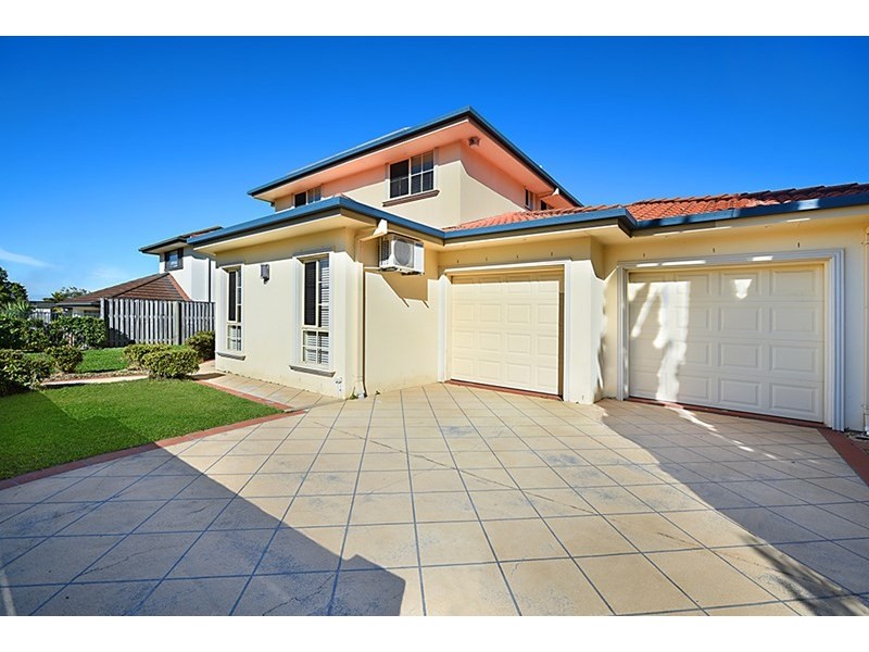 4 Magenta Drive, Varsity Lakes QLD 4227