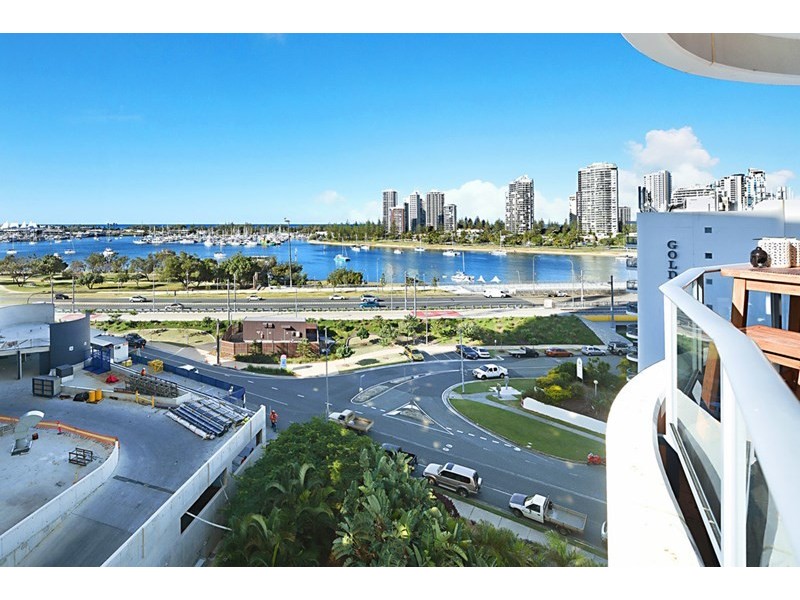 4 Como Crescent, Southport QLD 4215