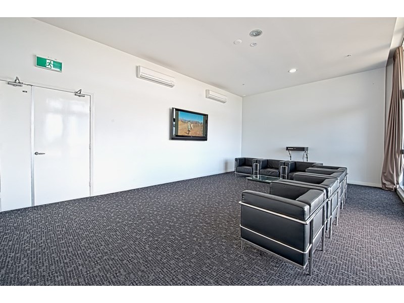 4 Como Crescent, Southport QLD 4215