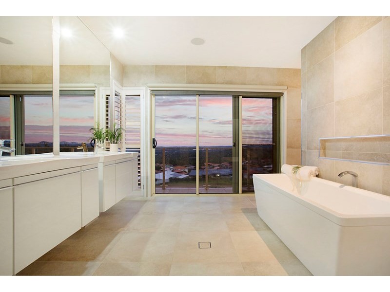 26 Chevron Rise, Highland Park QLD 4211