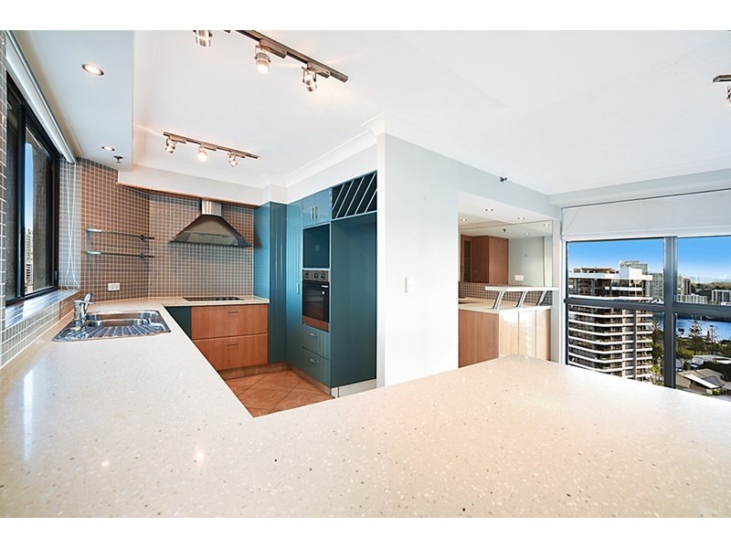 3 Cunningham Avenue, Main Beach QLD 4217