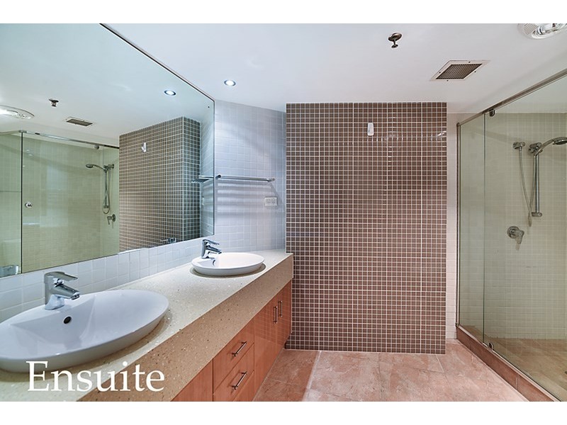 3 Cunningham Avenue, Main Beach QLD 4217