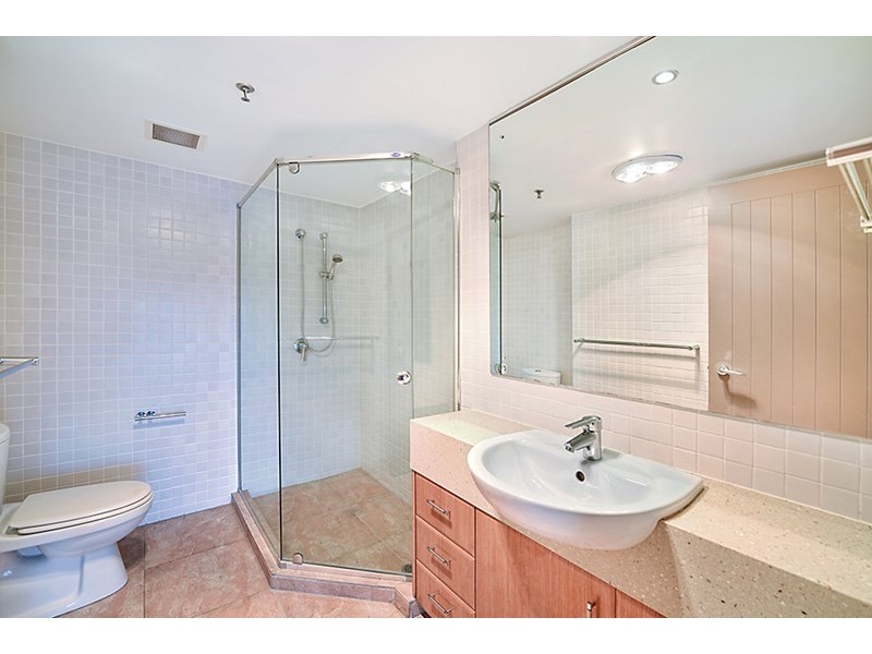 3 Cunningham Avenue, Main Beach QLD 4217