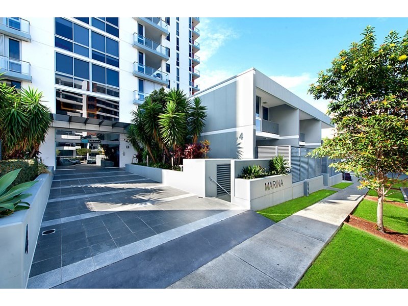 4 Como Crescent, Southport QLD 4215