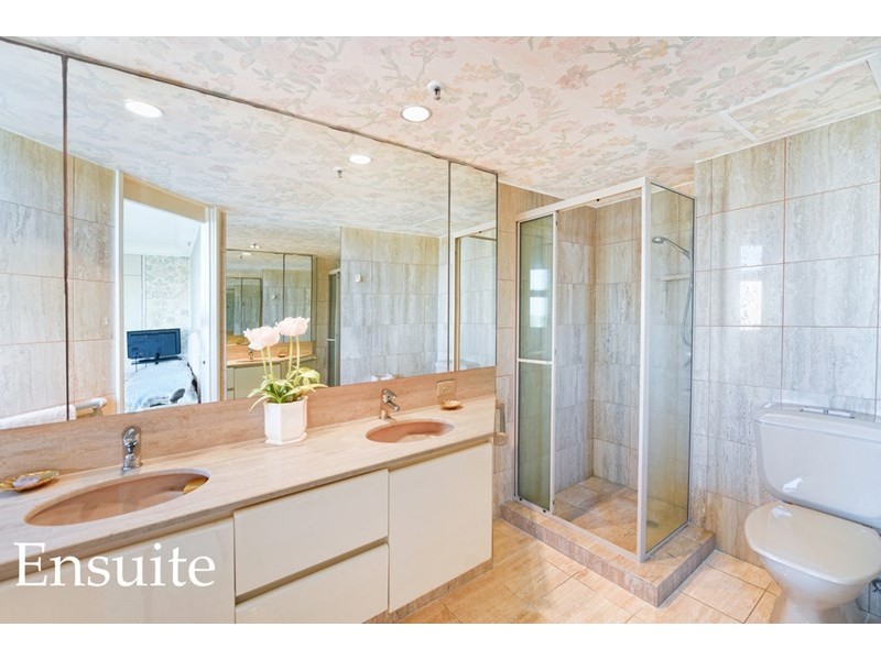 1 Serisier Avenue, Main Beach QLD 4217