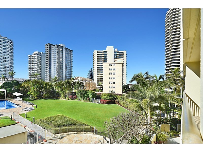 32/1 Serisier Avenue, Main Beach QLD 4217
