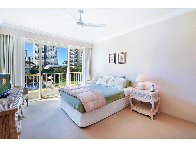 32/1 Serisier Avenue, Main Beach QLD 4217