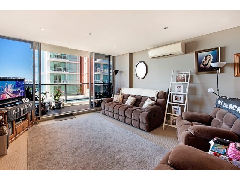 3 Como Crescent, Southport QLD 4215