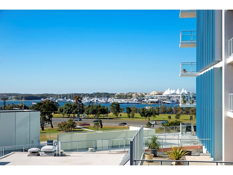 3 Como Crescent, Southport QLD 4215