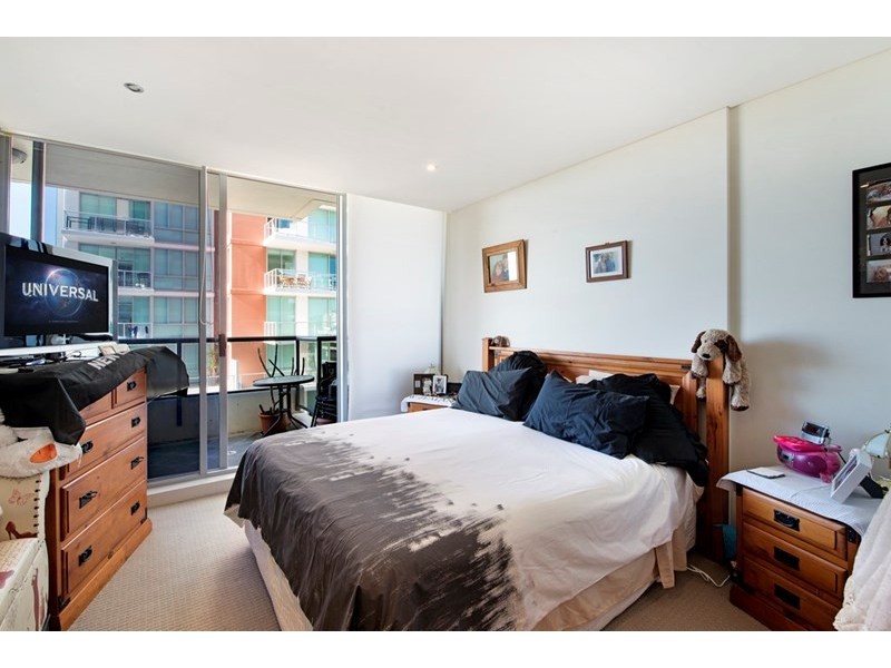 3 Como Crescent, Southport QLD 4215