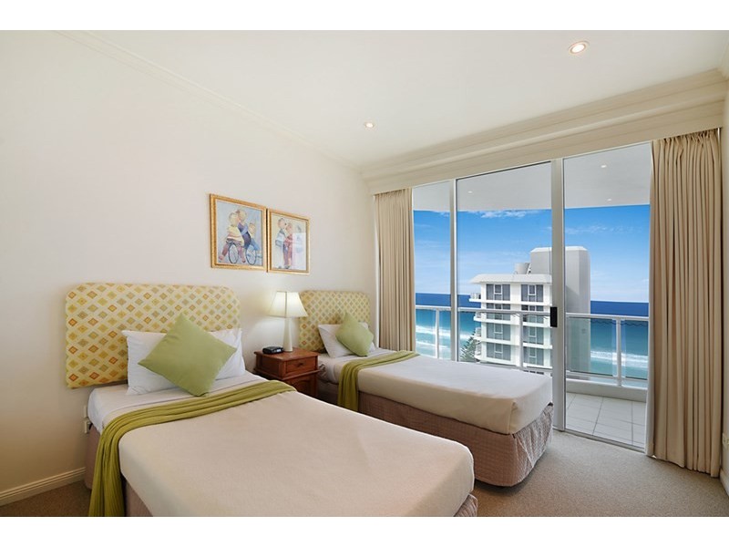 5 Woodroffe Avenue, Main Beach QLD 4217