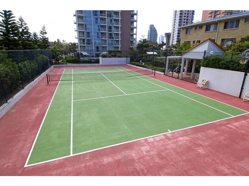 5 Woodroffe Avenue, Main Beach QLD 4217