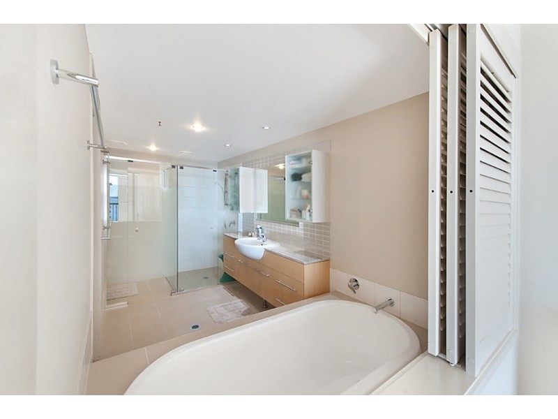 165/105 Scarborough Street, Southport QLD 4215