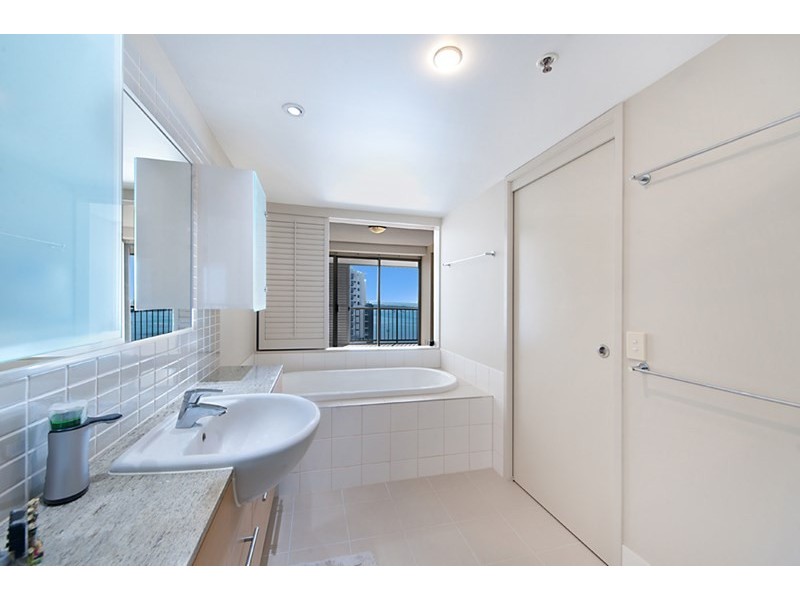 165/105 Scarborough Street, Southport QLD 4215