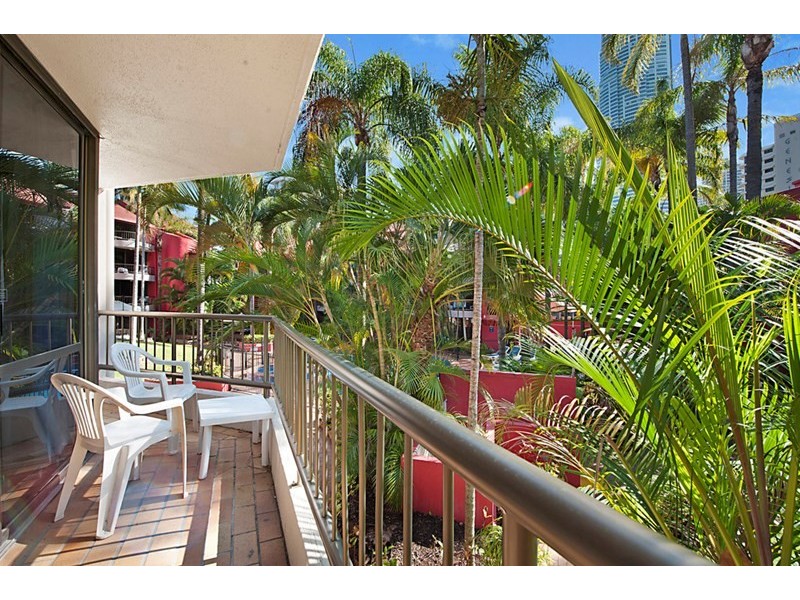 38 Enderley Avenue, Surfers Paradise QLD 4217