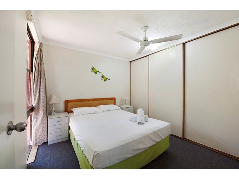 38 Enderley Avenue, Surfers Paradise QLD 4217