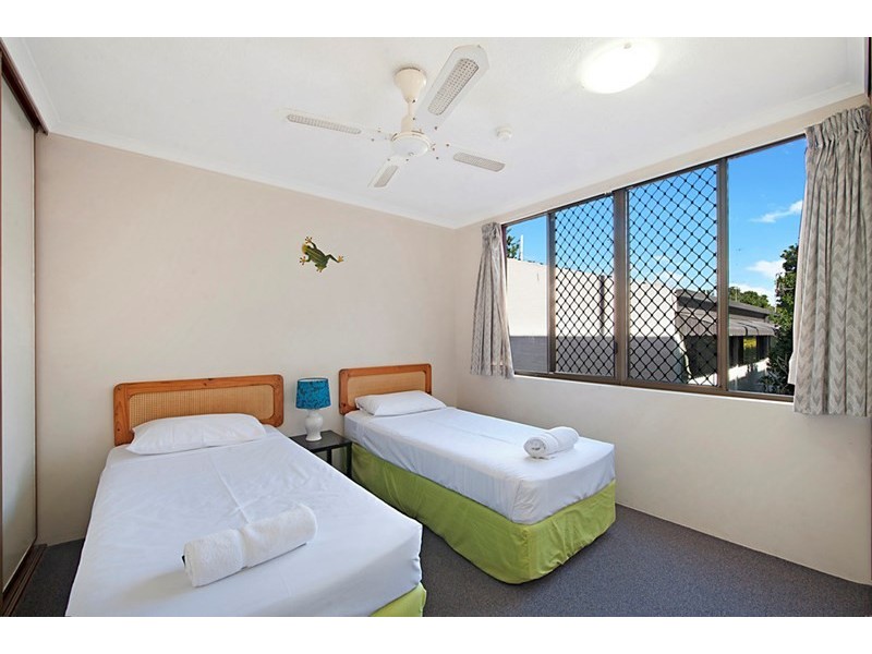 38 Enderley Avenue, Surfers Paradise QLD 4217