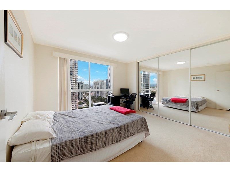 59 Pacific Street, Main Beach QLD 4217