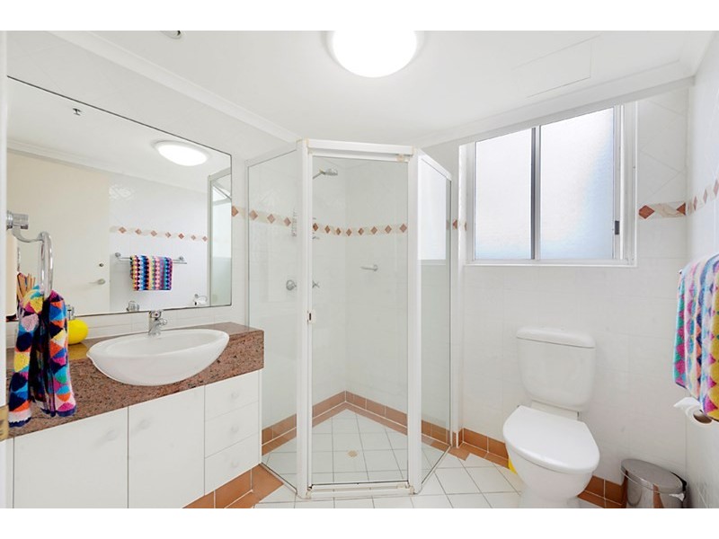 59 Pacific Street, Main Beach QLD 4217