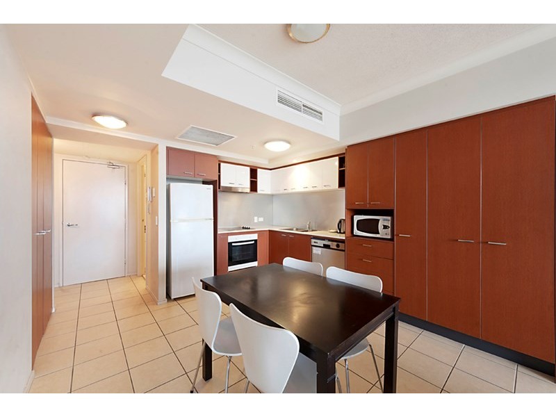 23 Ferny Avenue, Surfers Paradise QLD 4217