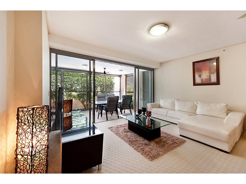 102/105 Scarborough Street, Southport QLD 4215