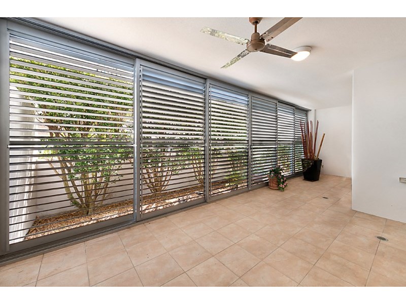 102/105 Scarborough Street, Southport QLD 4215