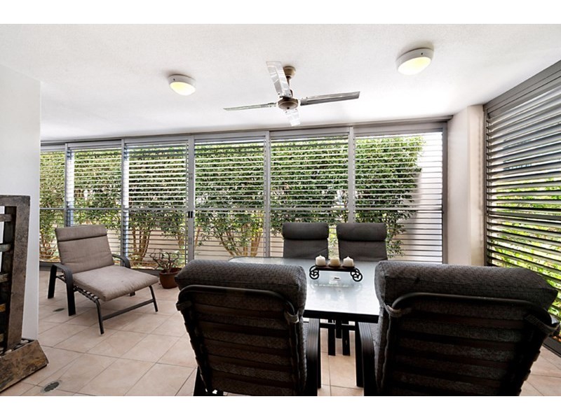 102/105 Scarborough Street, Southport QLD 4215