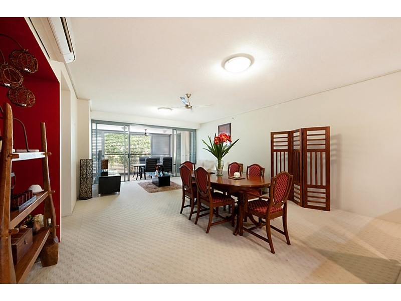 102/105 Scarborough Street, Southport QLD 4215