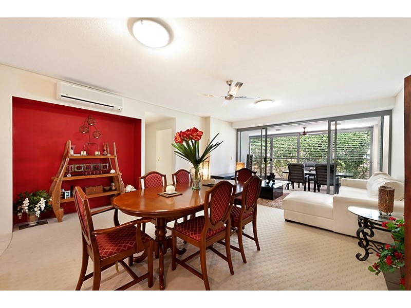 102/105 Scarborough Street, Southport QLD 4215