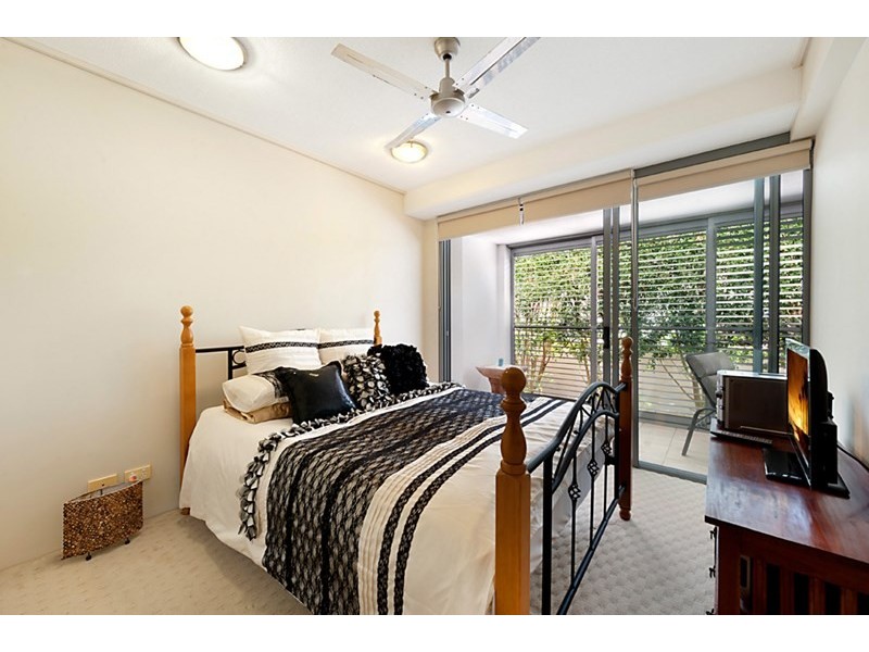 102/105 Scarborough Street, Southport QLD 4215