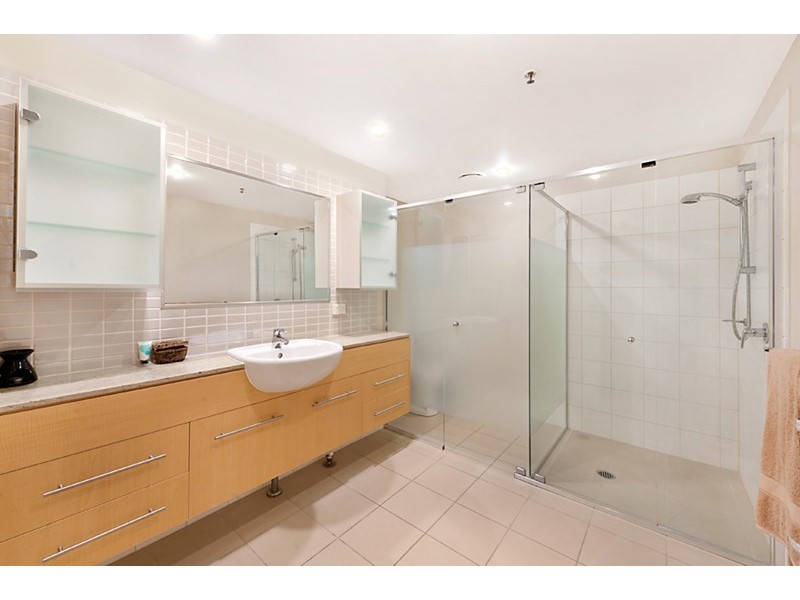 102/105 Scarborough Street, Southport QLD 4215