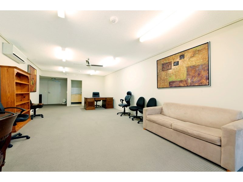 102/105 Scarborough Street, Southport QLD 4215