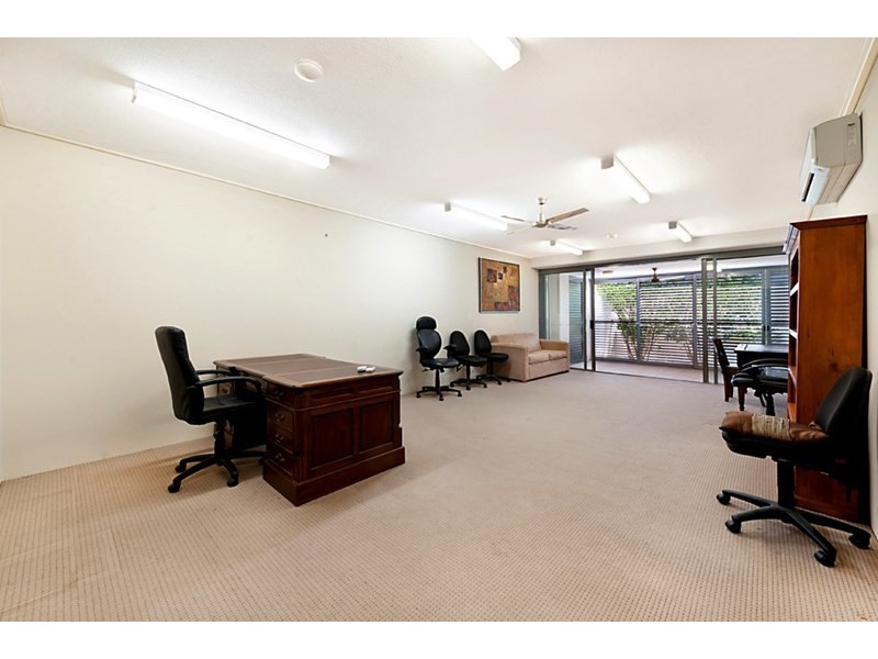 102/105 Scarborough Street, Southport QLD 4215